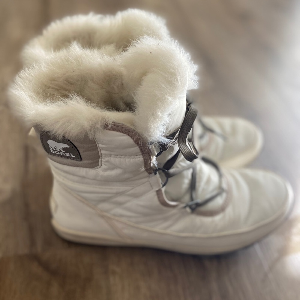 Sorel Whitney lace up waterproof snow boots